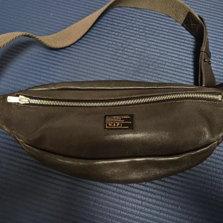 [BUNJANG] D.A.F.B.INE Hip Sack / 디아프바인 힙색