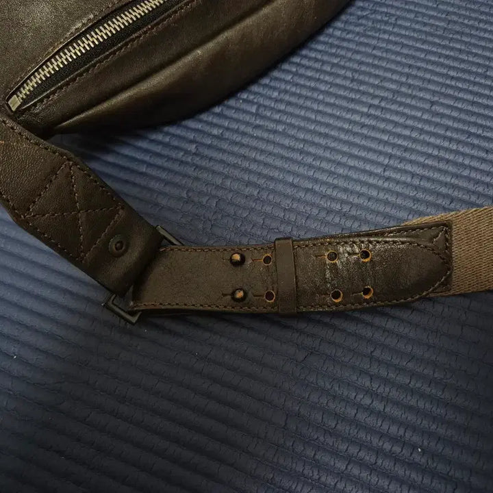 [BUNJANG] D.A.F.B.INE Hip Sack / 디아프바인 힙색