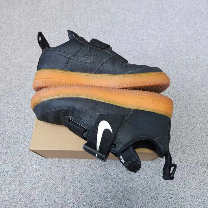 [BUNJANG] Nike Air Force 1 Utility Sneakers / [275] 나이키 에어포스 1 유틸리티 신발 운동화