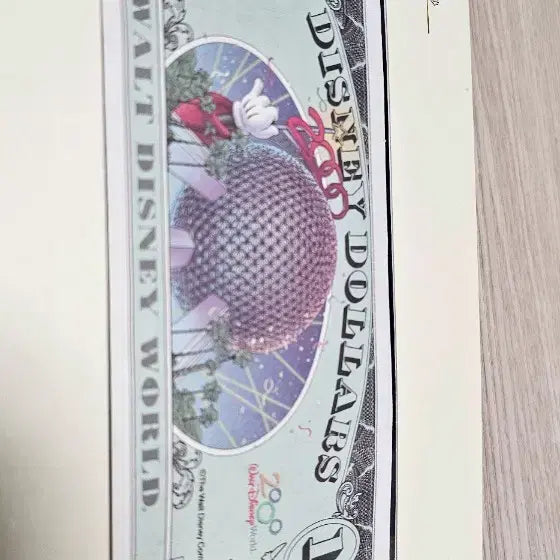 [BUNJANG] Disney Mickey Mouse 90th Anniversary $1 Bill and Stamp Collection / 디즈니 미키마우스 90주년 1달러 지폐/우표 첩