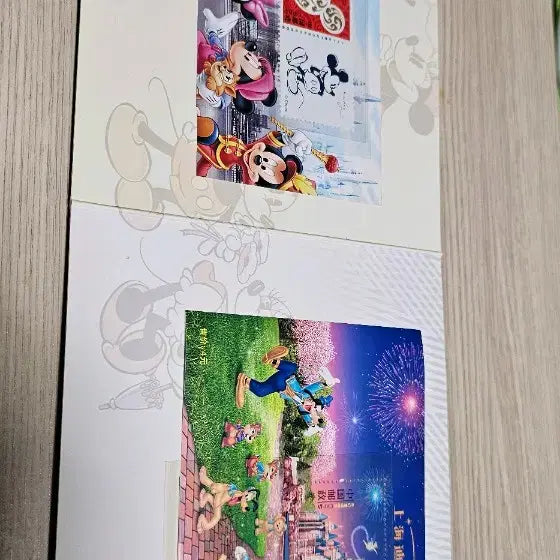 [BUNJANG] Disney Mickey Mouse 90th Anniversary $1 Bill and Stamp Collection / 디즈니 미키마우스 90주년 1달러 지폐/우표 첩