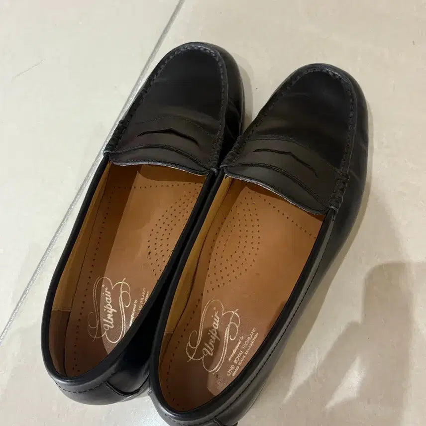 [BUNJANG] Unipair Black Loafers / Unipair 유니페어 블랙 로퍼