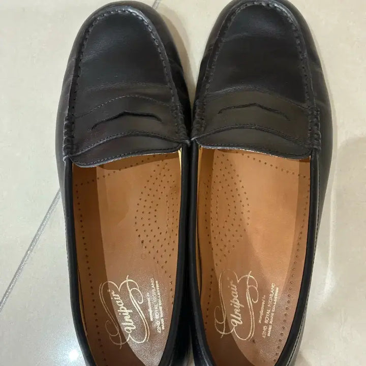 [BUNJANG] Unipair Black Loafers / Unipair 유니페어 블랙 로퍼