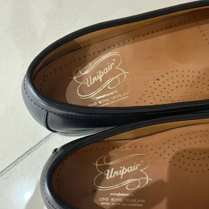 [BUNJANG] Unipair Black Loafers / Unipair 유니페어 블랙 로퍼