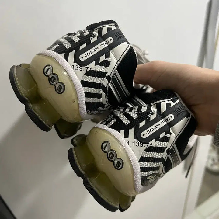 [SOLD OUT] 아식스 젤 킨세이 OG 여성 250 운동화