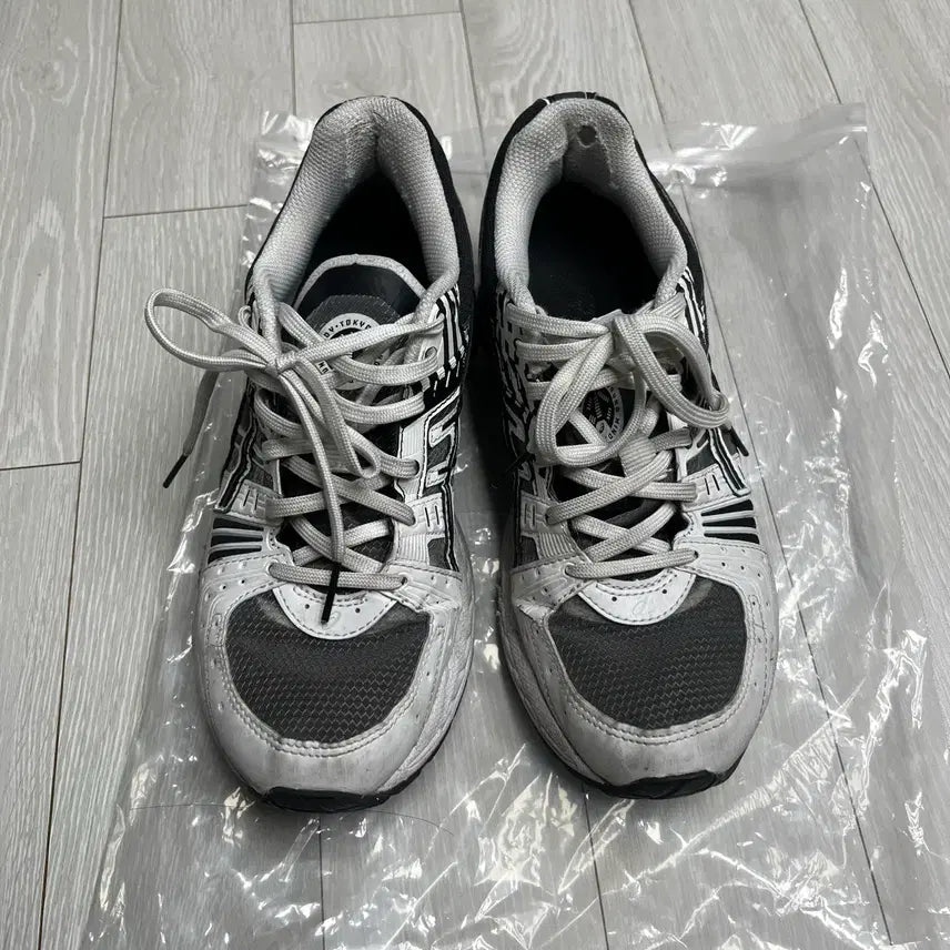[SOLD OUT] 아식스 젤 킨세이 OG 여성 250 운동화