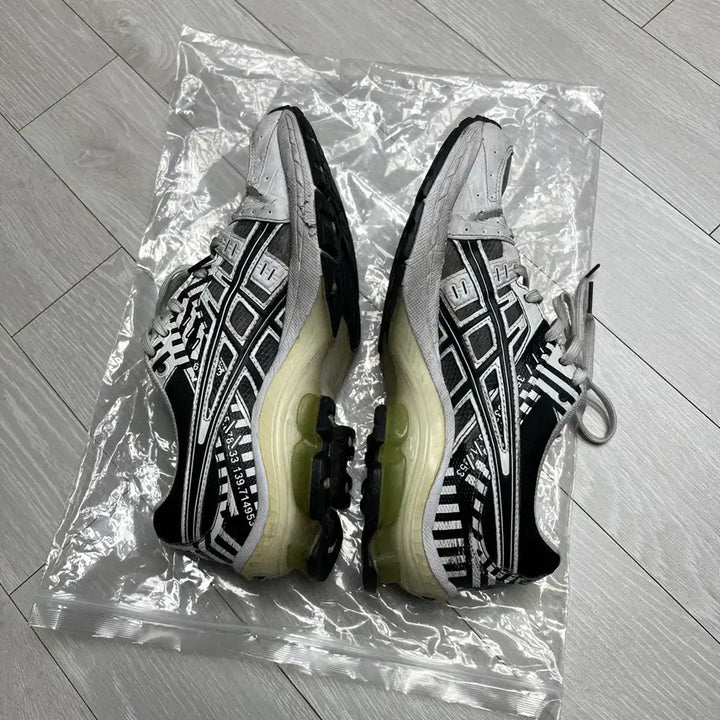 [SOLD OUT] 아식스 젤 킨세이 OG 여성 250 운동화