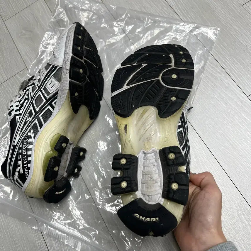 [SOLD OUT] 아식스 젤 킨세이 OG 여성 250 운동화