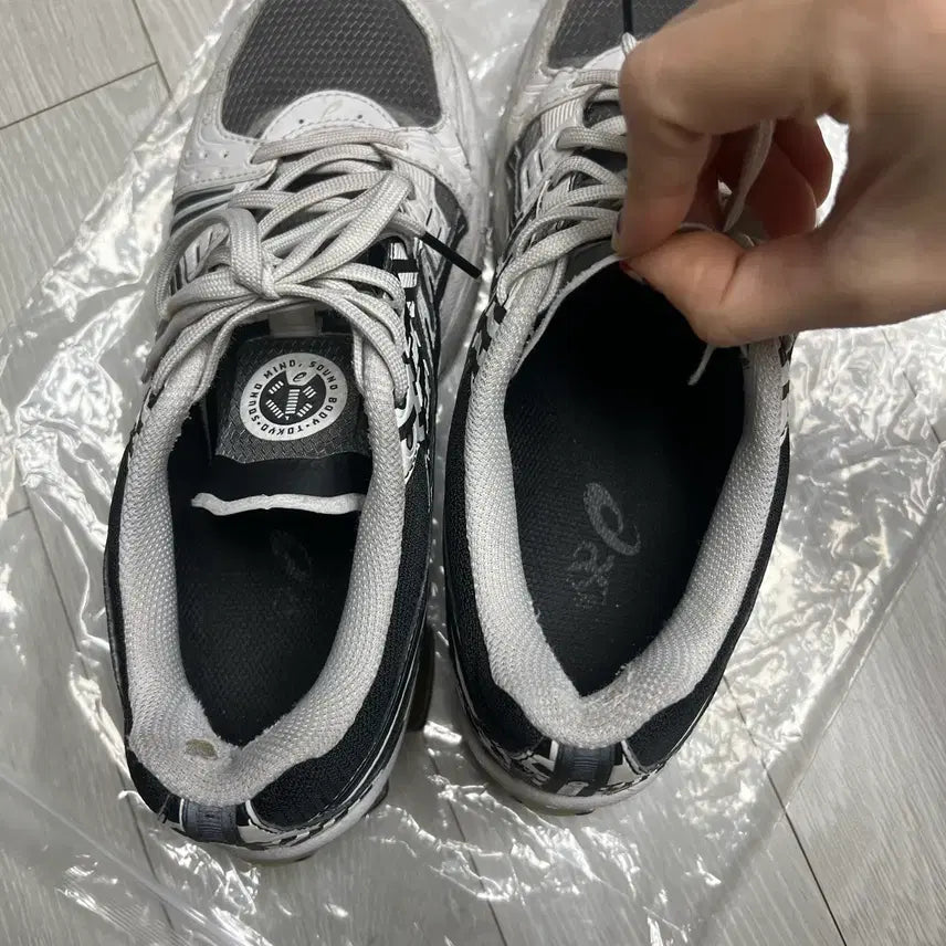 [SOLD OUT] 아식스 젤 킨세이 OG 여성 250 운동화