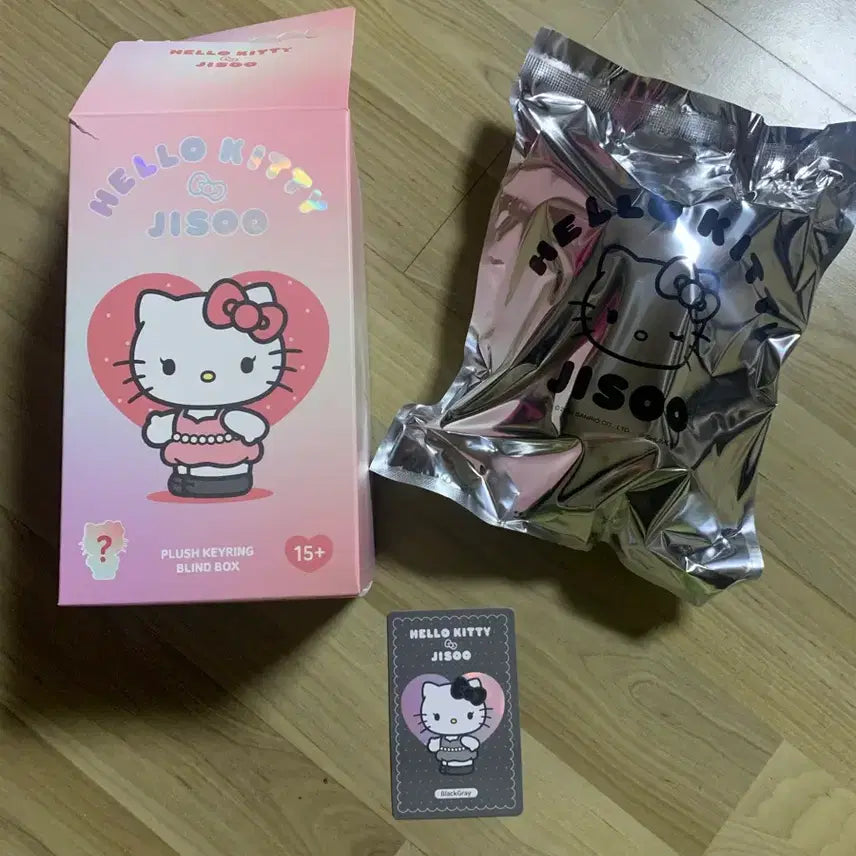 [BUNJANG] Hello Kitty Jisoo Keyring / 헬로키티 지수 키링 블랙그레이