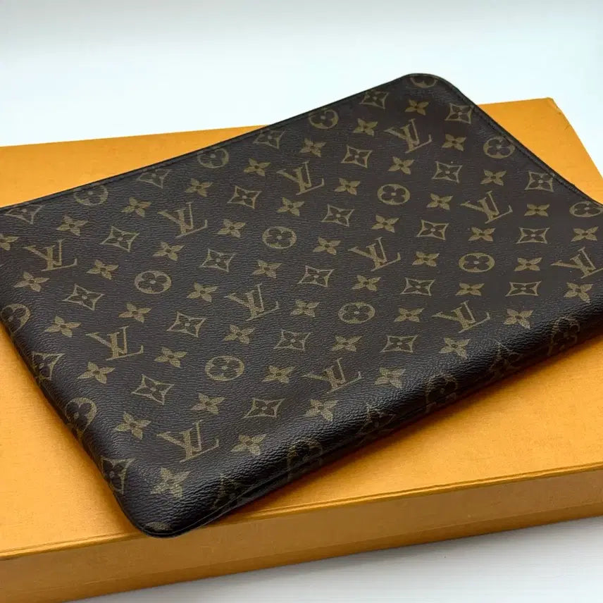 [BUNJANG] Louis Vuitton Etui Voyage MM Monogram Clutch / [MM] 루이비통 에튀보야주 클러치 모노그램
