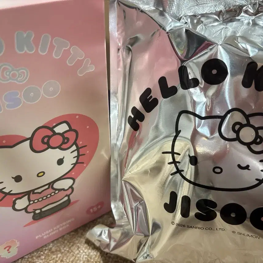[BUNJANG] Blackpink Jisoo Hello Kitty Keyring / 헬로키티 지수 블랙그레이