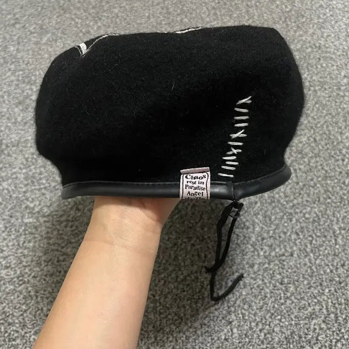 [BUNJANG] Joggersh Black Heart Embroidered Beret / 조거쉬 블랙 하트 자수 베레모