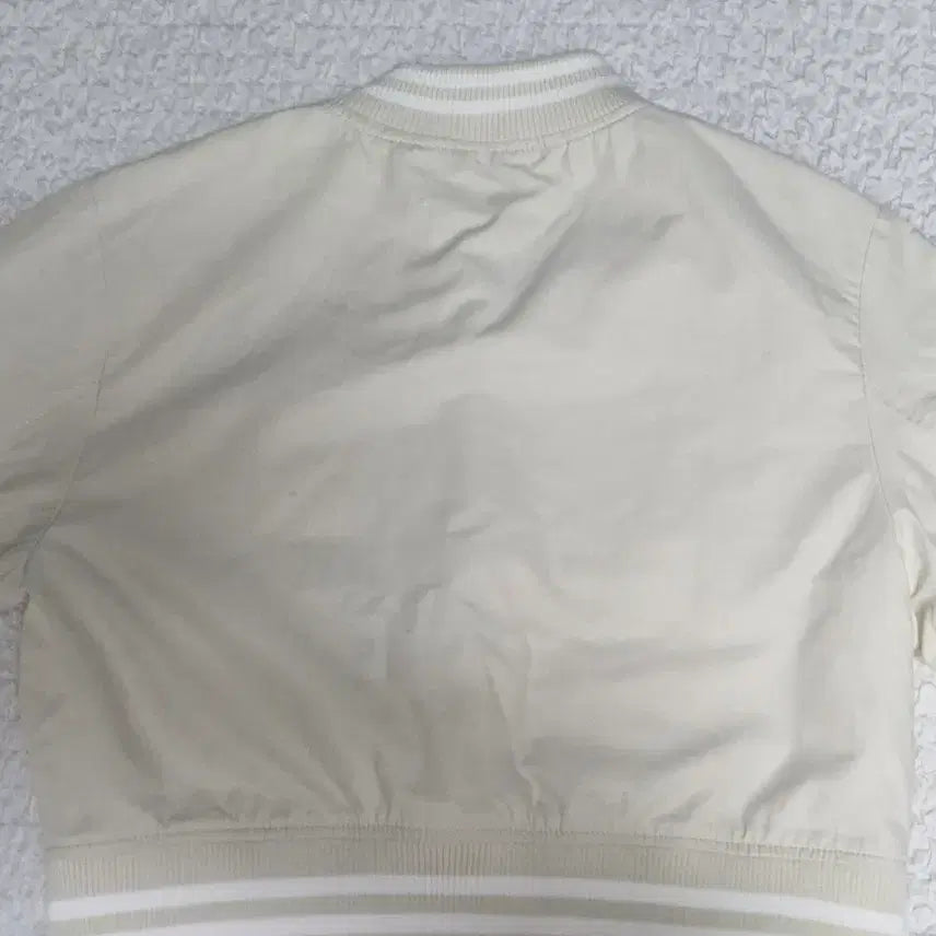 [BUNJANG] SPAO Ivory Crop Varsity Jacket / 스파오 아이보리 크롭 항공점퍼 바시티 자켓,의류,점퍼