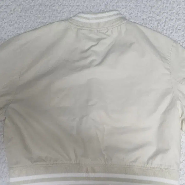 [BUNJANG] SPAO Ivory Crop Varsity Jacket / 스파오 아이보리 크롭 항공점퍼 바시티 자켓,의류,점퍼