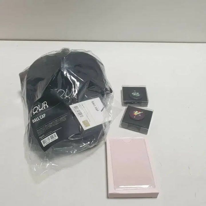 [BUNJANG] BTS Ball Cap + Badge + Membership Kit Bundle Set / BTS 볼캡 + 뱃지 + 멤버십키트 세트