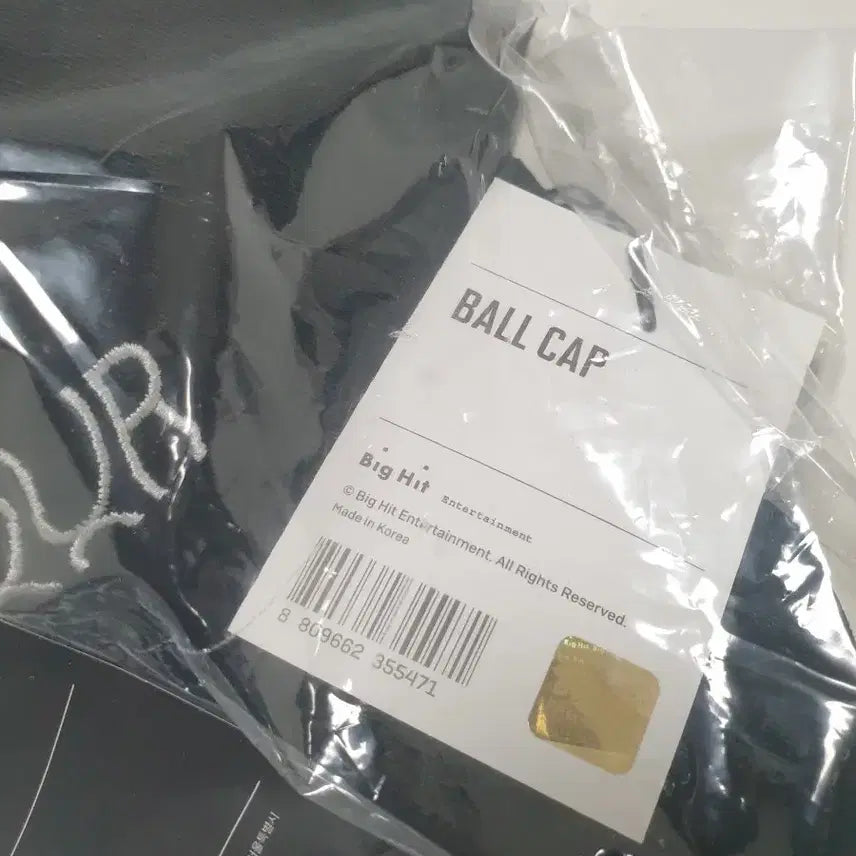 [BUNJANG] BTS Ball Cap + Badge + Membership Kit Bundle Set / BTS 볼캡 + 뱃지 + 멤버십키트 세트