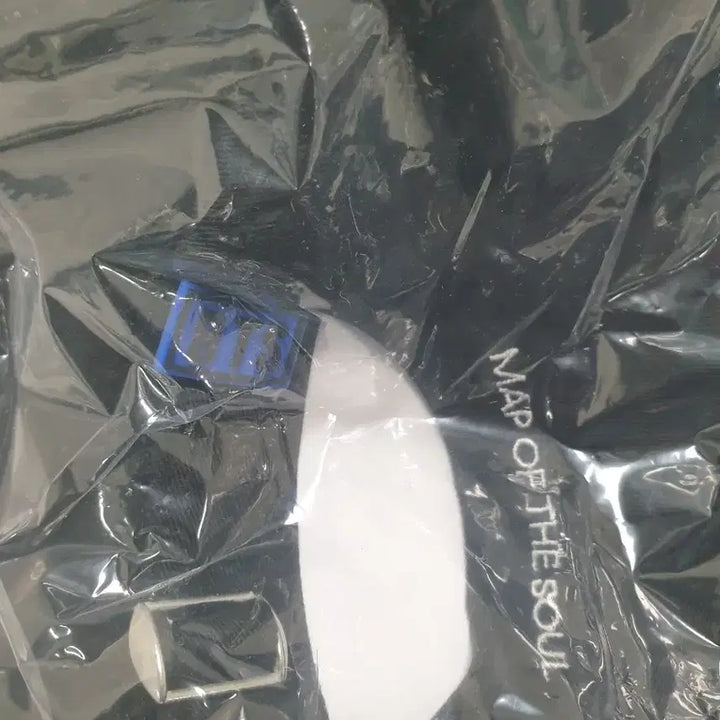 [BUNJANG] BTS Ball Cap + Badge + Membership Kit Bundle Set / BTS 볼캡 + 뱃지 + 멤버십키트 세트