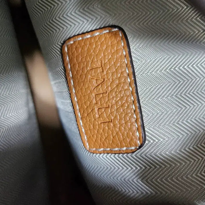 [BUNJANG] Tali Tote Crossbody Bag / 탈리 토트 크로스백(새거)