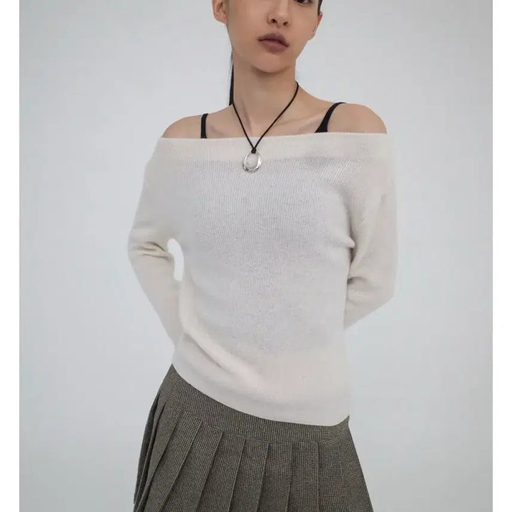 [BUNJANG] Black Up Cashmere Off-Shoulder Knit Sweater / 블랙업 캐시 오프숄더 니트