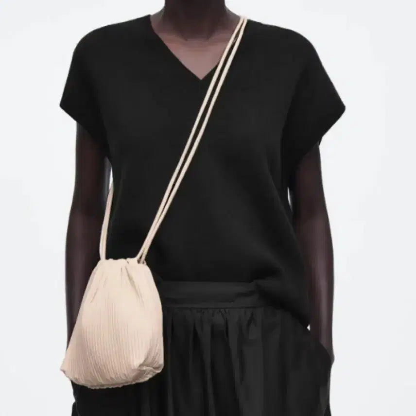 [BUNJANG] COS Scallop Crossbody Bag - Light Beige / (새상품) 코스cos scallop 크로스바디 백 라이트베이지