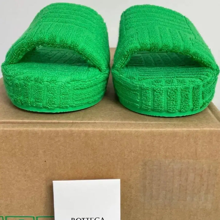 [SOLD OUT] 보테가 리조트 스폰지 그래스 42(265~270)