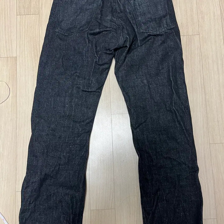 [BUNJANG] Uniform Bridge Selvedge Black Denim (Size S) / 유니폼 브릿지 셀비지 흑청 데님 / S