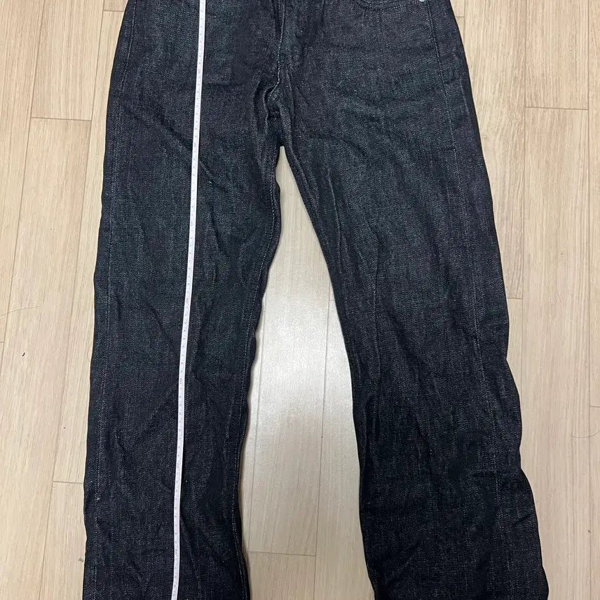 [BUNJANG] Uniform Bridge Selvedge Black Denim (Size S) / 유니폼 브릿지 셀비지 흑청 데님 / S