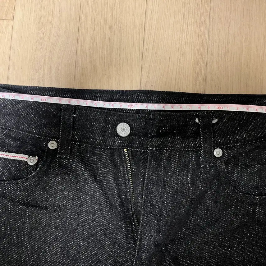 [BUNJANG] Uniform Bridge Selvedge Black Denim (Size S) / 유니폼 브릿지 셀비지 흑청 데님 / S