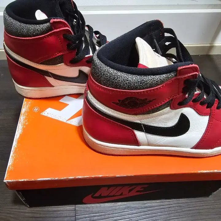 [BUNJANG] Nike Jordan 1 Retro High OG Chicago Sneakers / 실착30분) 260 조던 1 레트로 하이 OG 시카고 260