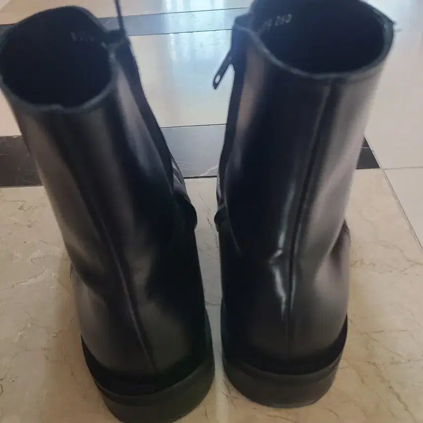 [BUNJANG] Romanticmove Minimal Square Toe Zip-up Boots (Size 260) / 로맨틱무브 미니멀 스퀘어토 집업 부츠 260 판매합니다