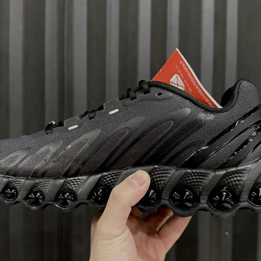[BUNJANG] Nike Air Max Dn8 Black Anthracite Sneakers / (250)(새상품)나이키 에어맥스 Dn8 블랙 앤트러사이드 올검