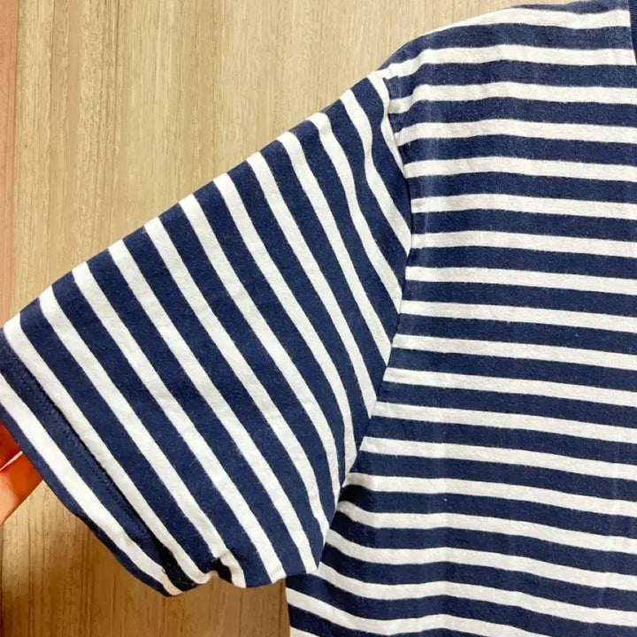 [BUNJANG] Uniqlo Striped Basic Short Sleeve T-shirt / 유니클로 스트라이프 기본 반팔티 L