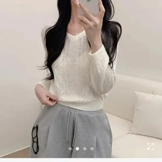 [BUNJANG] Ably Ivory V-Neck See-through Knit Top / 에이블리 시스루 아이보리 브이넥 니트 긴팔