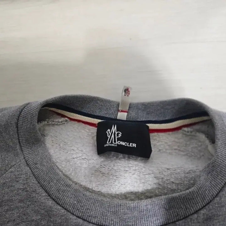 [BUNJANG] Moncler Gray Sweatshirt / 몽클레어 그레이 맨투맨 티셔츠