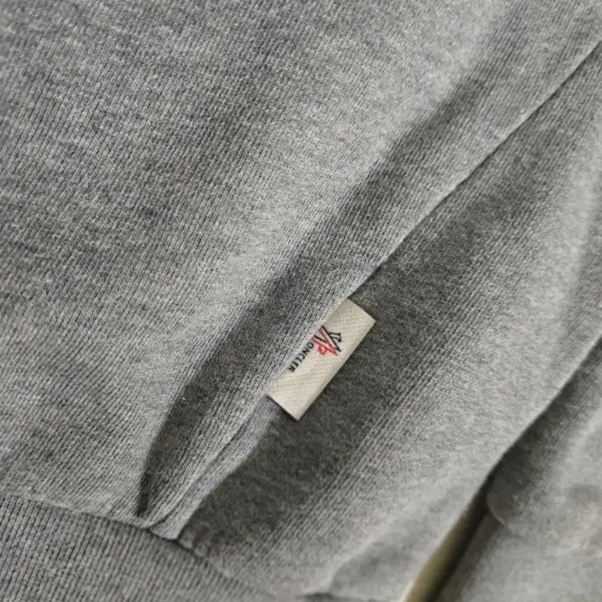 [BUNJANG] Moncler Gray Sweatshirt / 몽클레어 그레이 맨투맨 티셔츠
