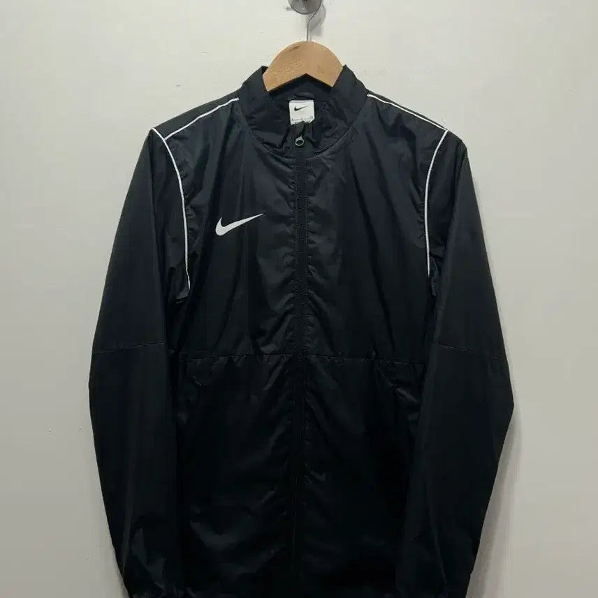 [BUNJANG] Nike Black Windbreaker Running Jacket S / 나이키 블랙 바람막이 점퍼 스우시 런닝 S