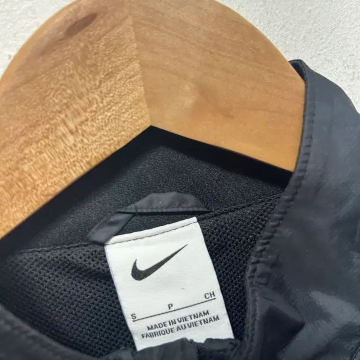 [BUNJANG] Nike Black Windbreaker Running Jacket S / 나이키 블랙 바람막이 점퍼 스우시 런닝 S