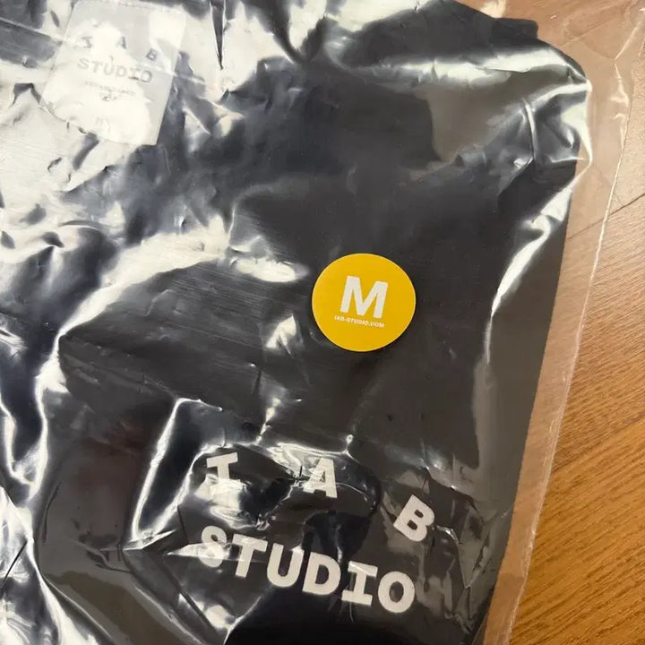 [BUNJANG] M IAB Studio Black T-shirt / [M] 아이앱 스튜디오 반팔 블랙