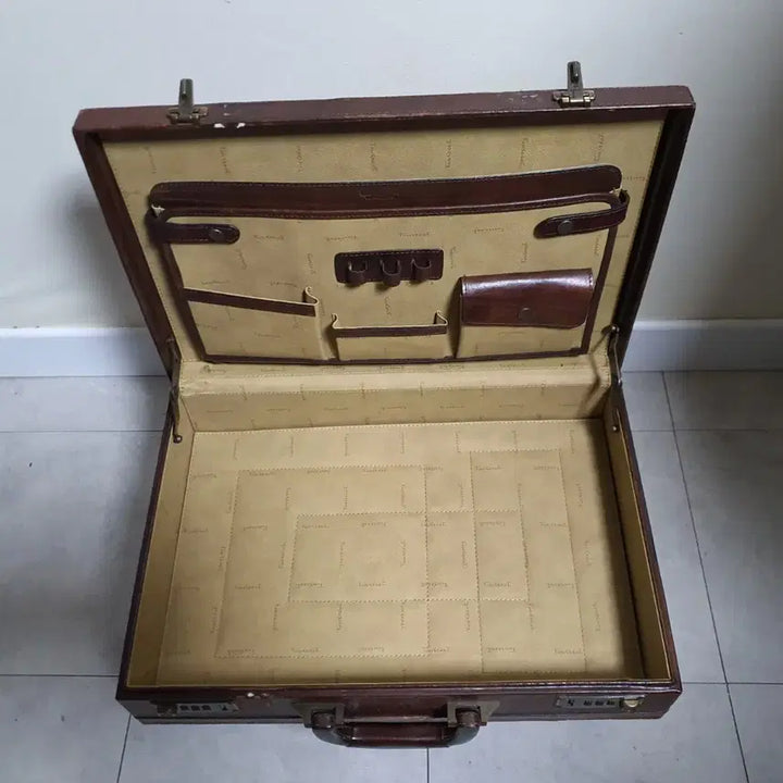 [BUNJANG] Tontart Brown Leather Briefcase / 빈티지 가죽가방 톤가트 브라운 가죽가방 Brief/Laptop Case