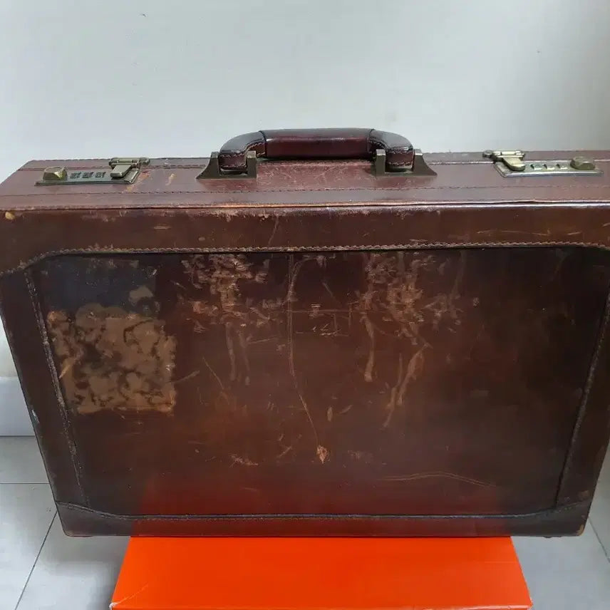 [BUNJANG] Tontart Brown Leather Briefcase / 빈티지 가죽가방 톤가트 브라운 가죽가방 Brief/Laptop Case