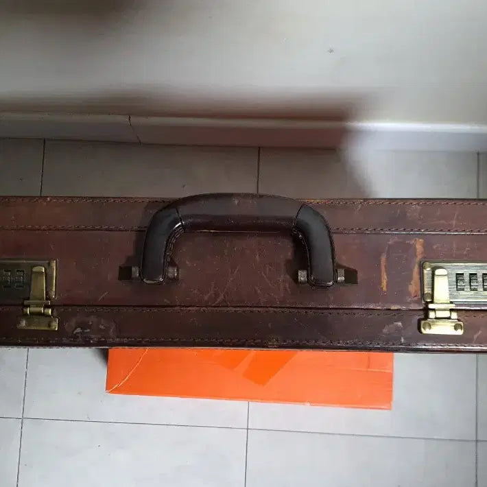 [BUNJANG] Tontart Brown Leather Briefcase / 빈티지 가죽가방 톤가트 브라운 가죽가방 Brief/Laptop Case