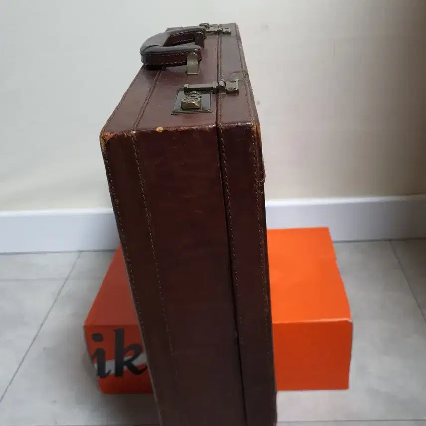 [BUNJANG] Tontart Brown Leather Briefcase / 빈티지 가죽가방 톤가트 브라운 가죽가방 Brief/Laptop Case