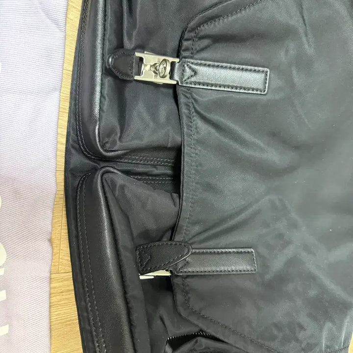 [BUNJANG] Vunque Hey Double Pocket Shoulder Medium / 분크 헤이 더블 포켓 숄더 미듐