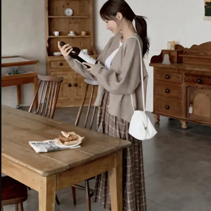 [BUNJANG] Round Neck Cardigan / 모카 베이지 라운드넥 도톰 가디건