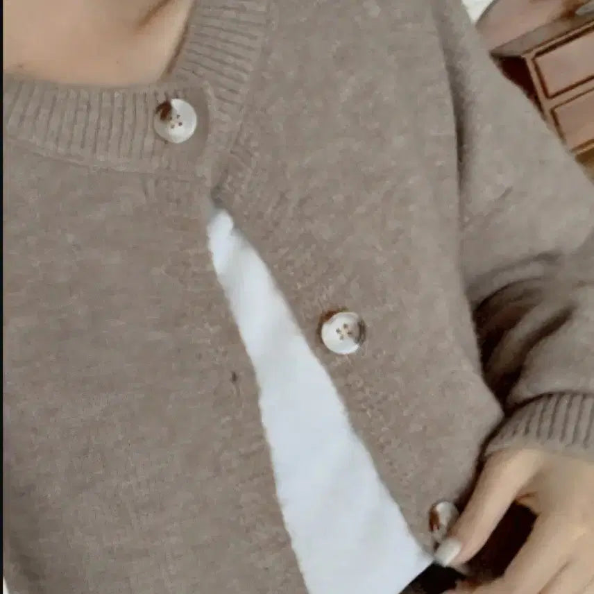 [BUNJANG] Round Neck Cardigan / 모카 베이지 라운드넥 도톰 가디건