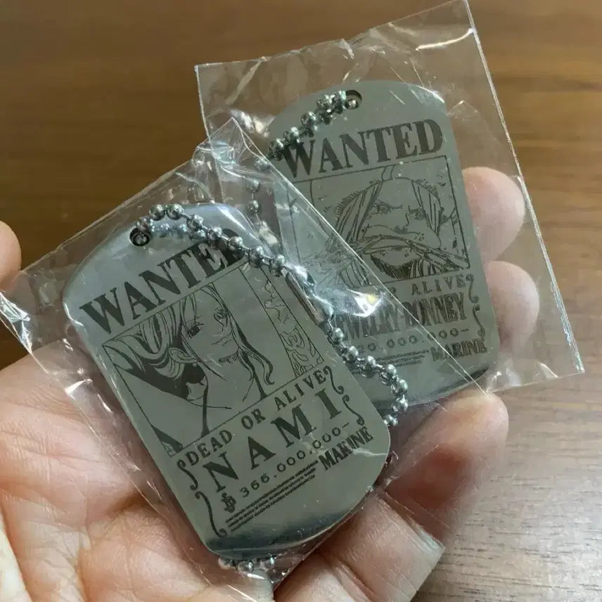 [BUNJANG] One Piece Nami &amp; Bonney Metal Keyring Bundle / 원피스 메탈키링(나미,보니 일괄)