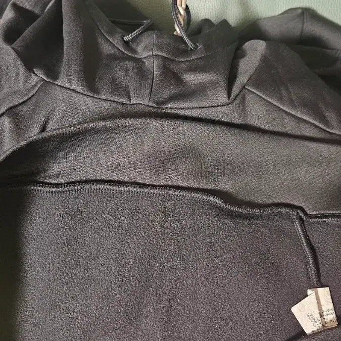 [SOLD OUT] 언더아머 블랙 기모 후드티
