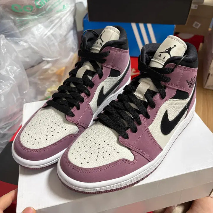[BUNJANG] Jordan 1 Mid SE Light Mulberry Shoes / 조던 1 미드 SE 라이트 멀베리 250