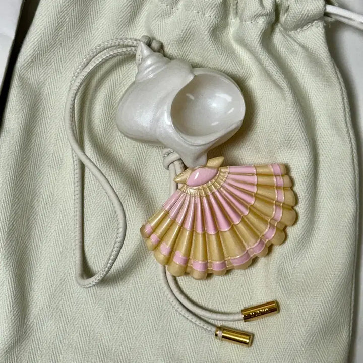 [BUNJANG] Loewe 0010899334 Shell Keyring Charm / 로에베 0010899334 조개 키링 참